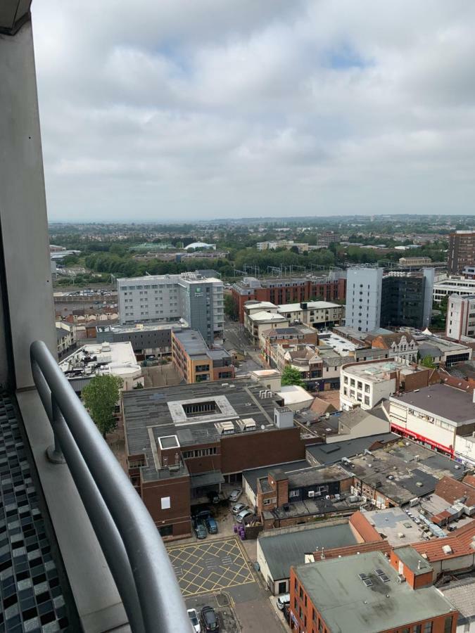 Luxury Panoramic Balcony Swindon Central Eksteriør billede