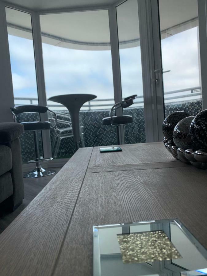 Luxury Panoramic Balcony Swindon Central Eksteriør billede
