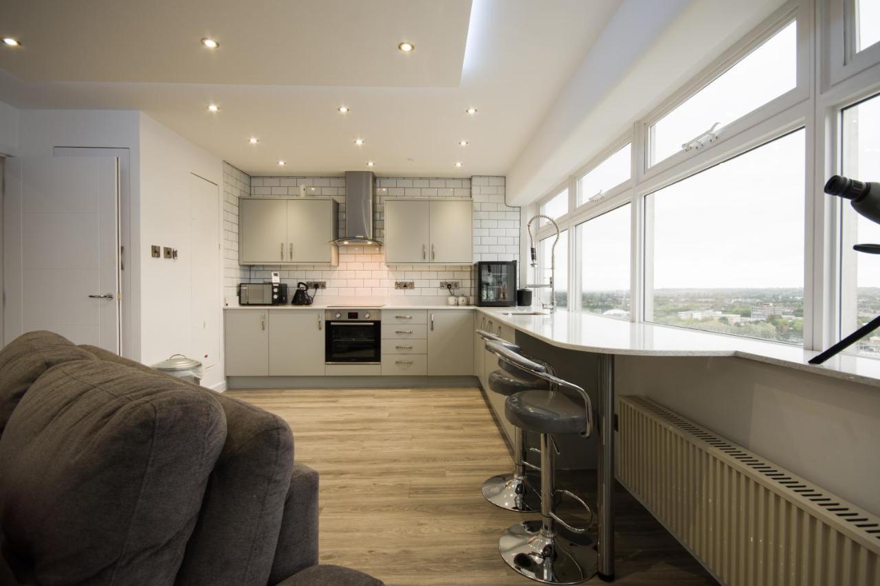 Luxury Panoramic Balcony Swindon Central Eksteriør billede