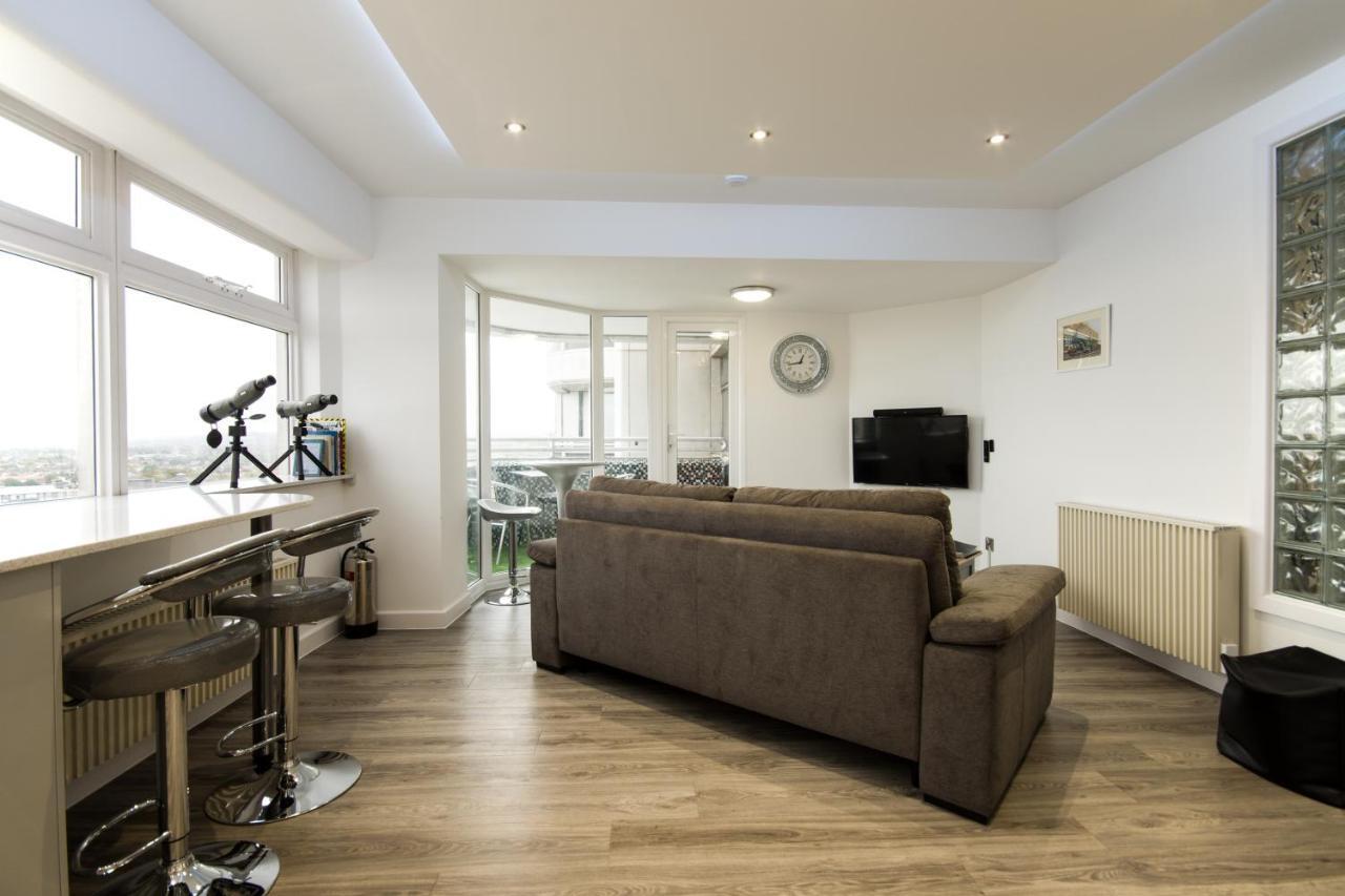 Luxury Panoramic Balcony Swindon Central Eksteriør billede